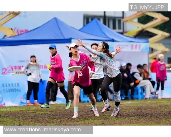 南京飞盘队在比赛中取得新突破经验排名创新高引领飞盘运动发展